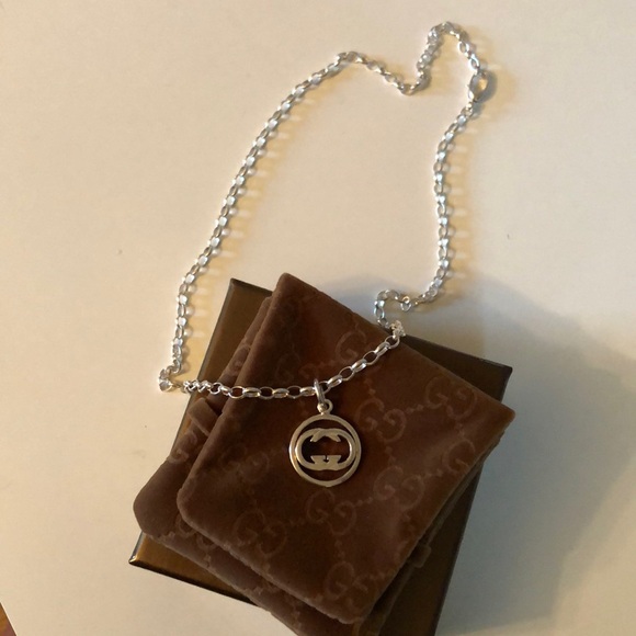 Gucci Interlocking G sterling silver necklace - Picture 8 of 13